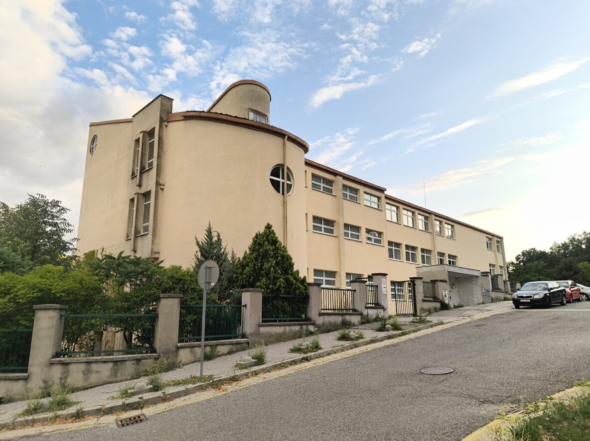 SŠ sv. Františka z Assisi (Veternicová), MČ Karlova Ves